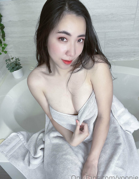 Yoonie pornstar naked galleries