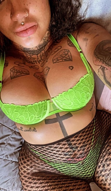 Donna Lombardi pretty actress photos