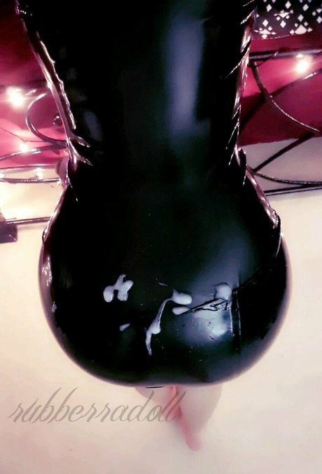 Rubberragdoll porn model pictures