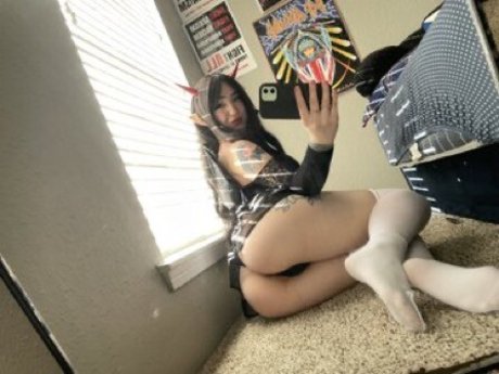 famous female onlyfans naked pic