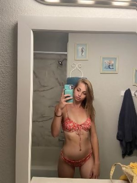 Katiedaisy exclusive actress photos