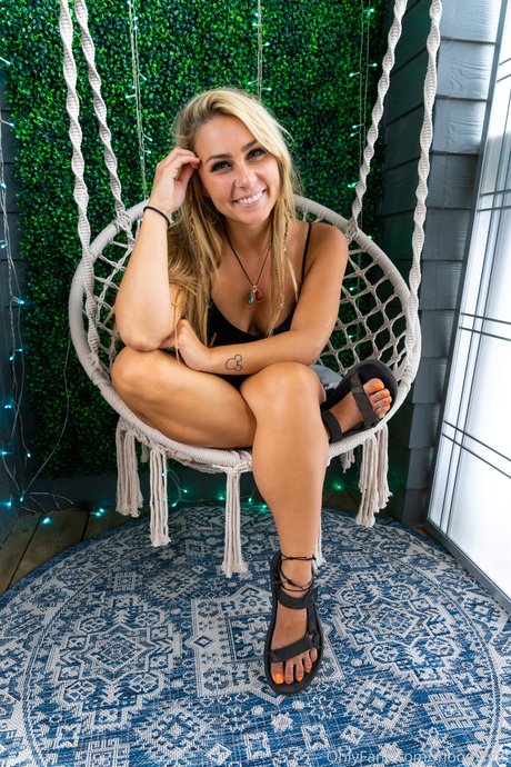 Moody feet model pornographic galleries