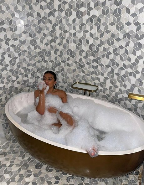 hatidza demirovic star erotic gallery