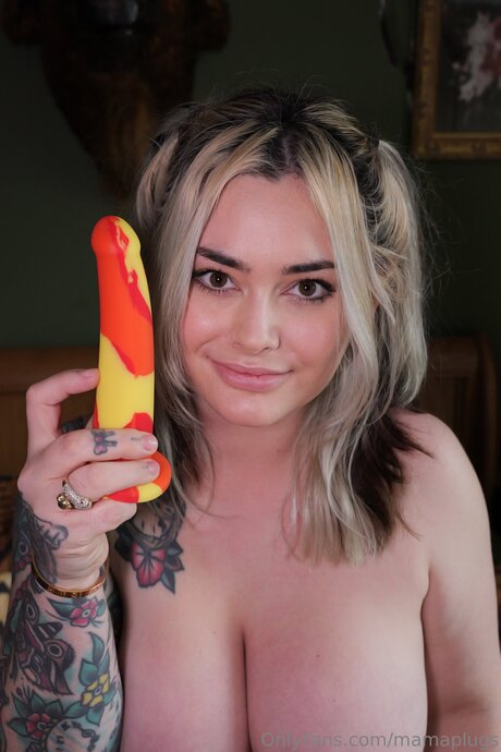 Mamaplugs nude model galleries