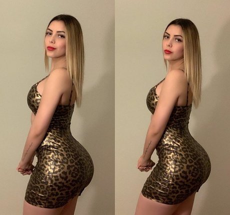 Viviane Lomelin porn model pics