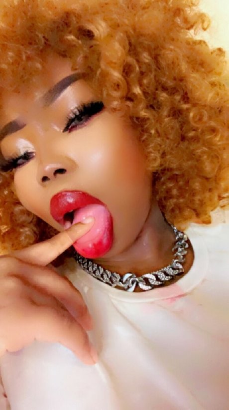 famous girls onlyfans sexy naked galleries