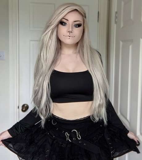 Spoopy model exclusive pics