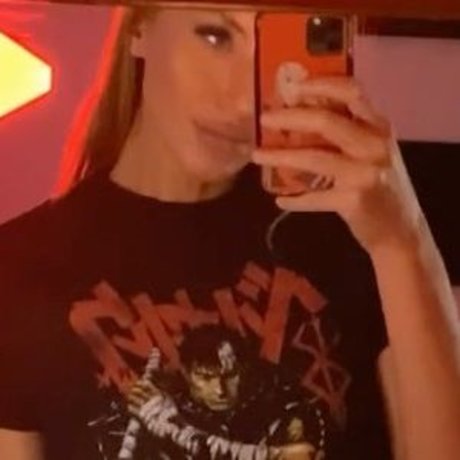 va1kyriie star erotic images