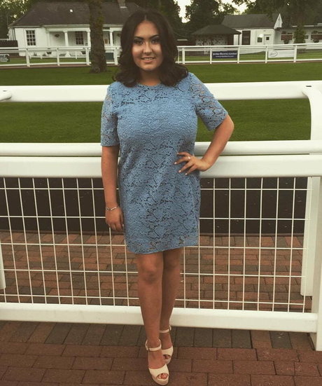 Hugekcups model nice photo