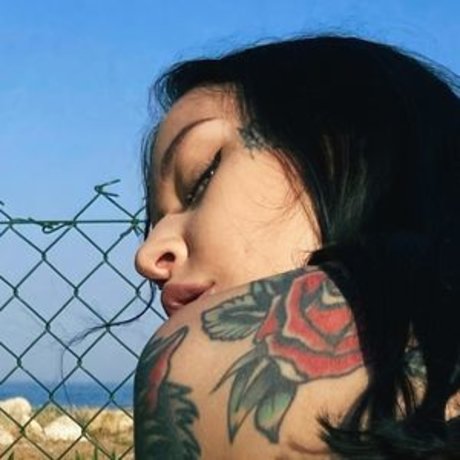 Anna Batman_ art model picture