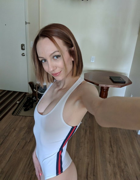 LillyGrips pornstar exclusive photos