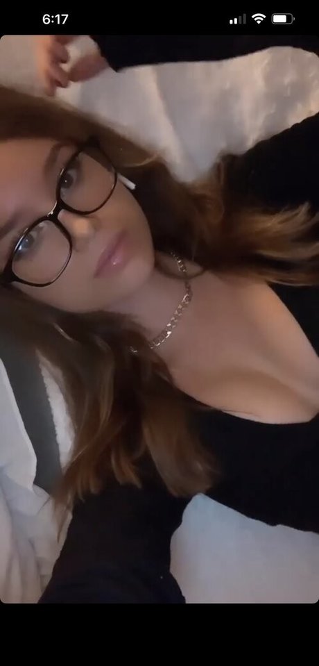 simpllydaniella beautiful model pic