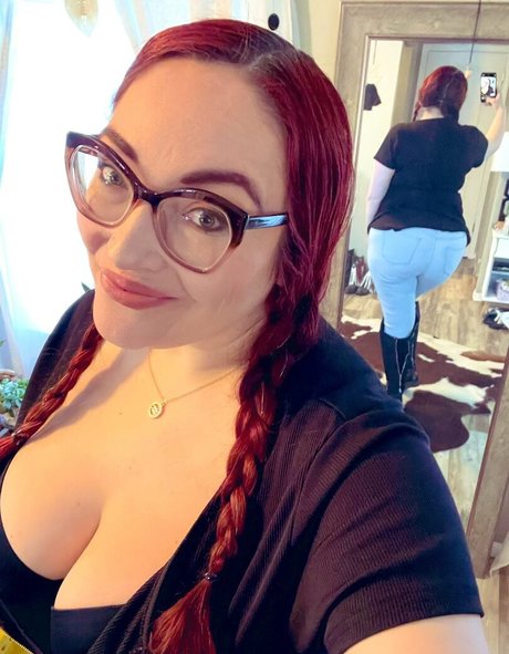 Allie Wayne pornstar beautiful img