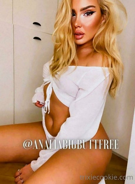 trixiecookiefree sexy pornstar photos