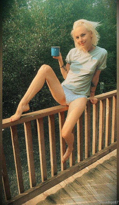 toadlips87free model pornographic gallery