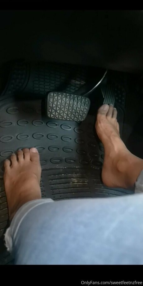 sweetfeetnzfree adult model img