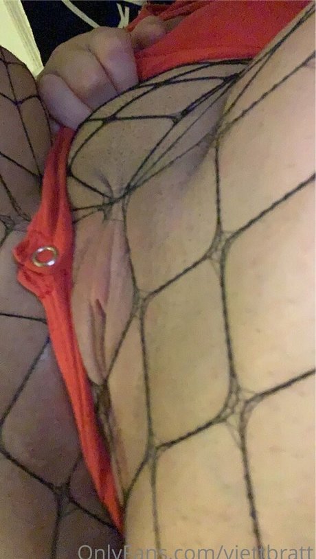 viettbratt star nudes photo