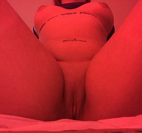 viettbratt nudes model gallery