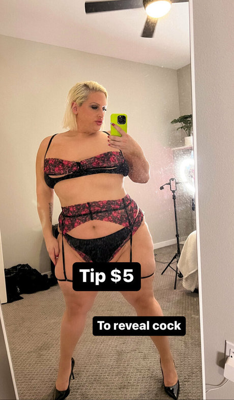 mommysvideos sexy star image