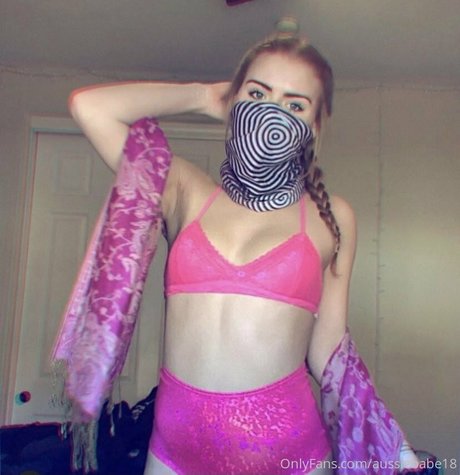 aussiebabe18 star adult picture