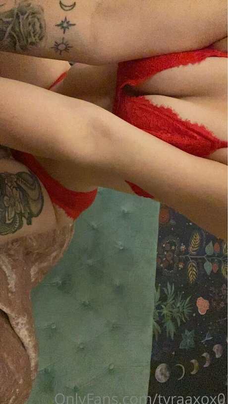 tyraaxox0 star nice photo