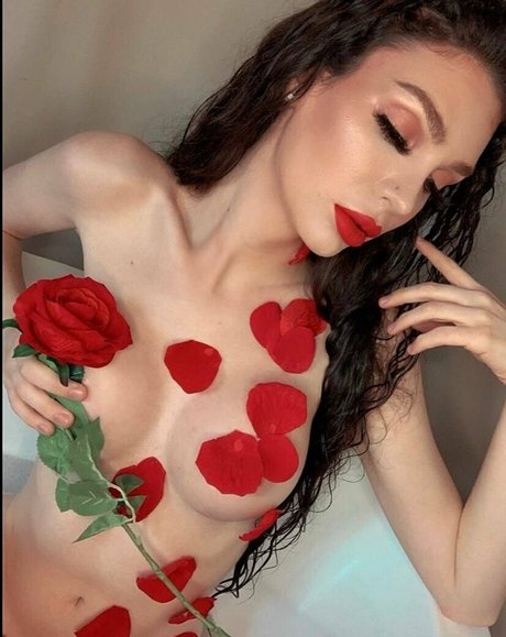 iamsophidream naked actress photos