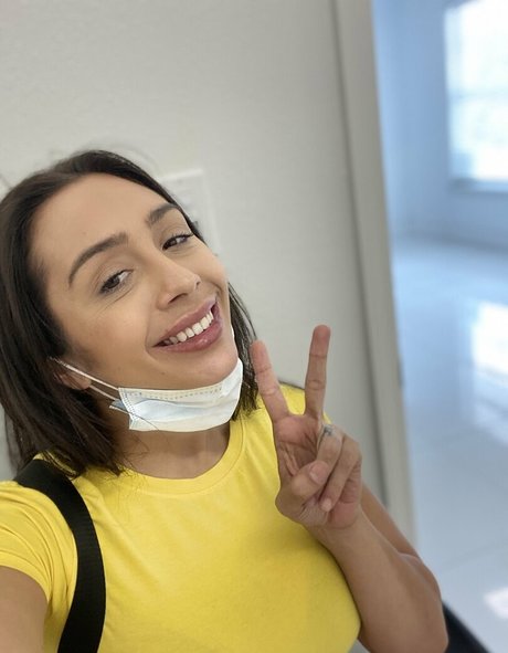 reallillyhallxx erotic pornstar pictures