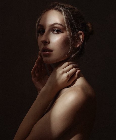 Isabella Spaeth erotic actress img