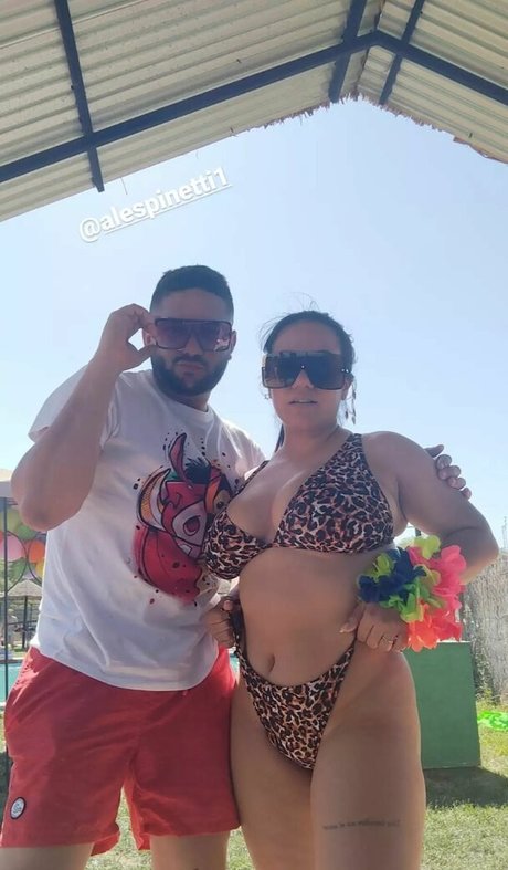 Toomuchtumbao model art galleries