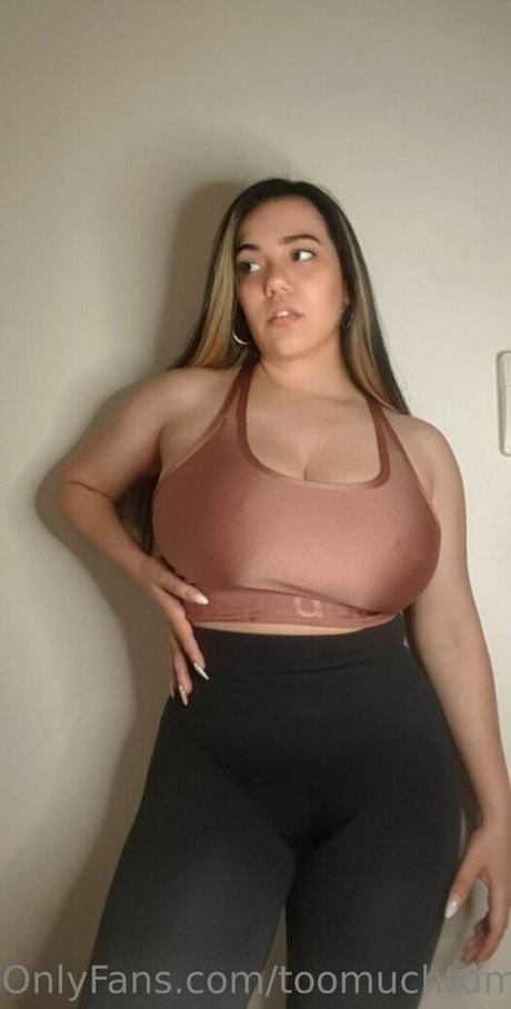 Toomuchtumbao pretty model photo