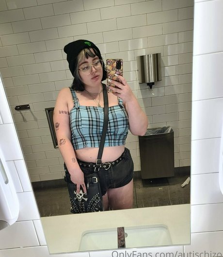 autischizo model hd images