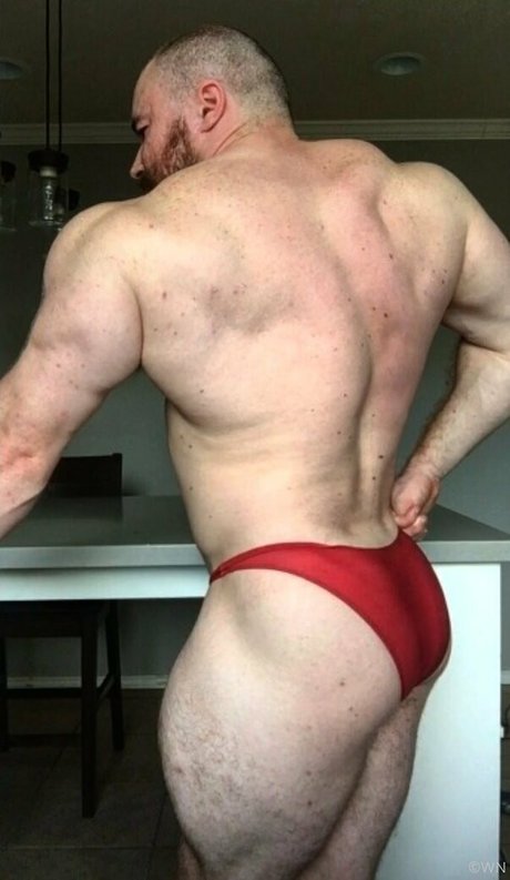 beefbeast model nude photo