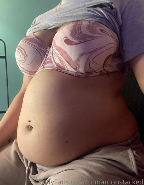 cinnamonstacked pornstar nudes galleries