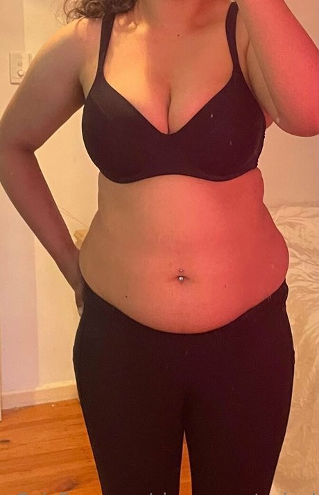 cinnamonstacked pornstar naked pics