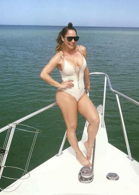 Lis Vega sexy actress gallery