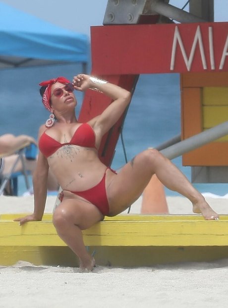 Lis Vega star top gallery