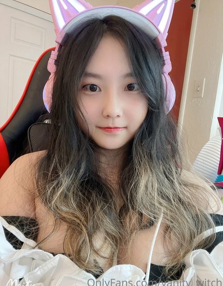 vanity witch perfect actress img