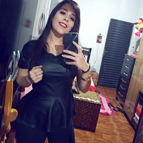 millenecarolina high quality actress pic