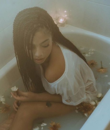 Kiana Lede exclusive pornstar pics