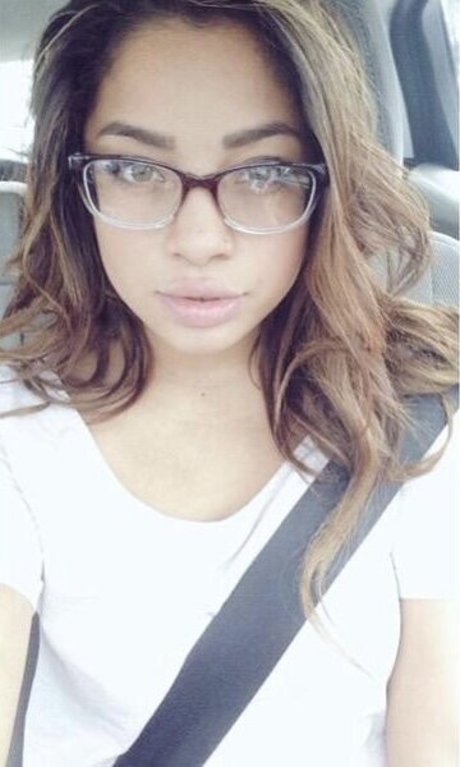 Kiana Lede nice star pic