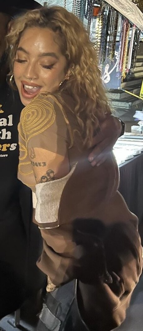 Kiana Lede pornstar nude gallery