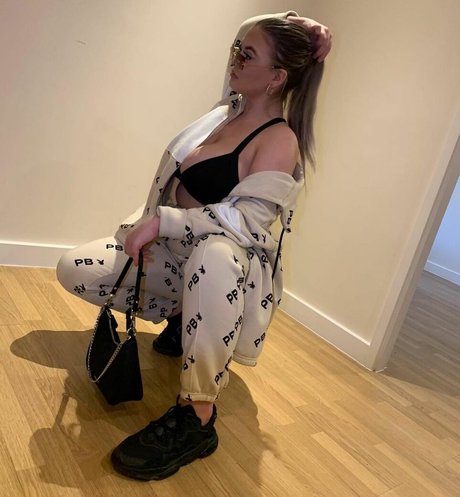 Alexandra Spencer hd model image