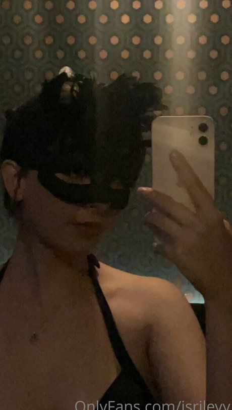 isrileyy pornstar erotic img
