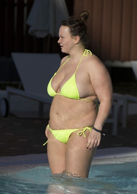 Chanelle Hayes star pretty pic