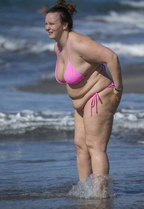 Chanelle Hayes art star gallery