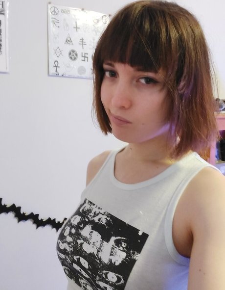 Hootie Hoo model xxx picture