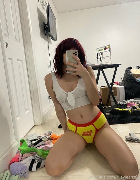 rileyjeansfw pretty model images