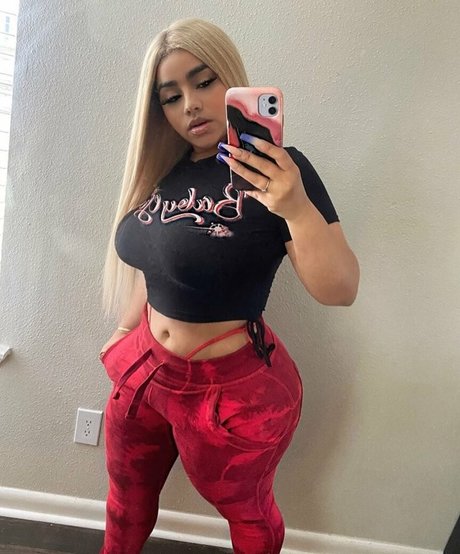 Megan Velez hot model images