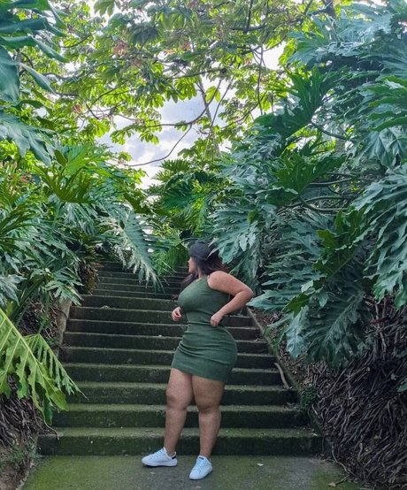 Michel Usuga erotic pornstar photos