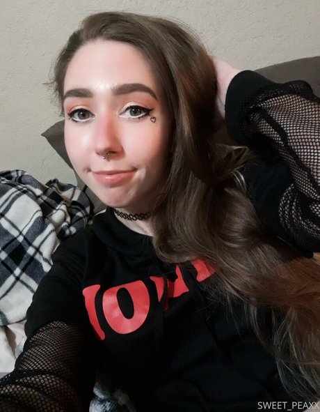 sweet peaxx pornstar erotic photo